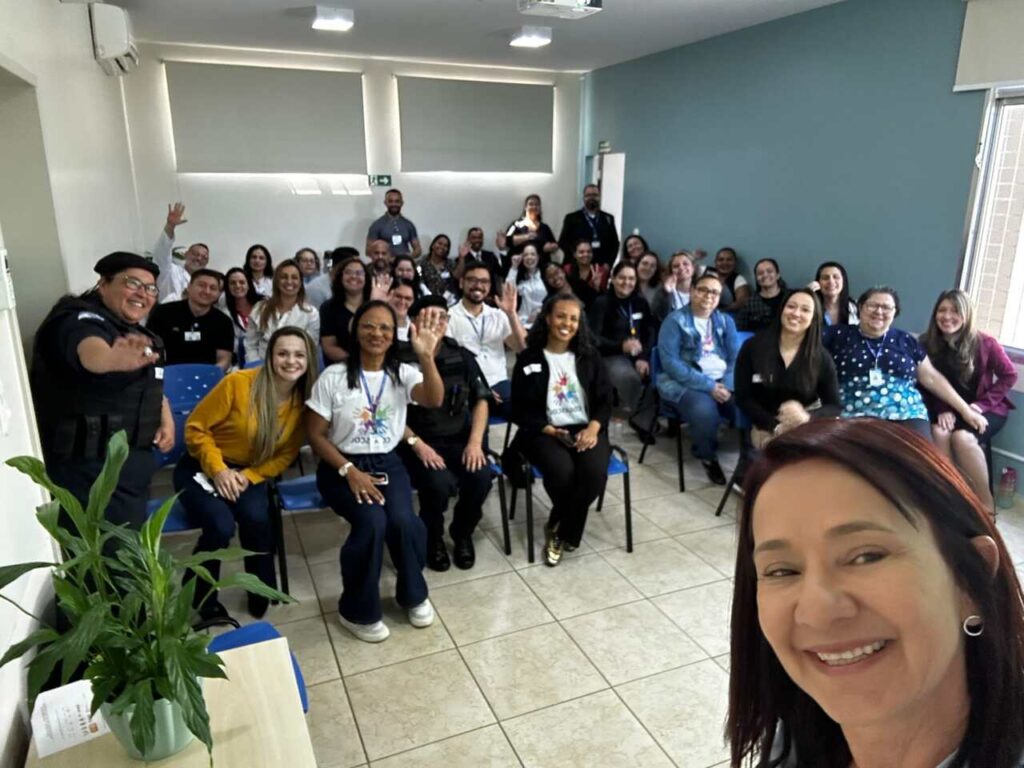 REUNIÃO INTERSETORIAL REFORÇA ATENDIMENTO A CRIANÇAS E ADOLESCENTES EM ARUJÁ