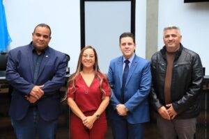 Professora Cris reeleita presidente da Câmara