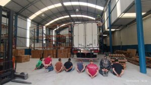 suspeitos presos com carga roubada