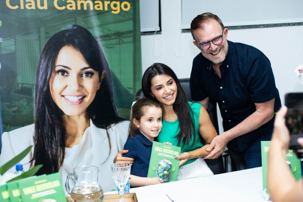 Clau Camargo e família
