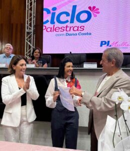 Regina Campanelli se filia ao PL com Valdemar Costa Neto
