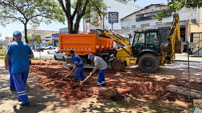 obras na avenida Mário Covas