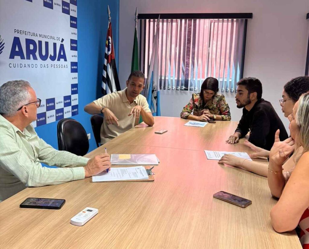 Reunião entre as Prefeituras de Arujá e Ferraz de Vasconcelos