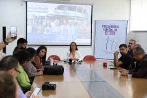 Professora Cris, presidente da Câmara