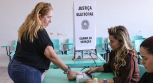 eleição, Justiça Eleitoral, cabina de votação