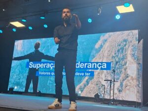 Daniel Dias, em palestra em Arujá