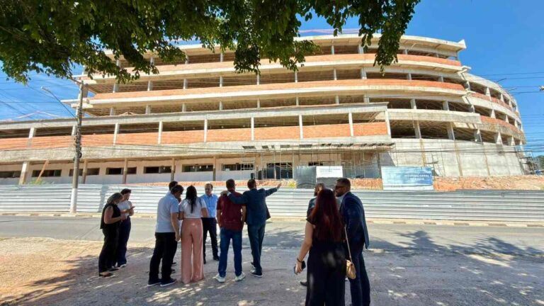 obras do Hospital de Arujá